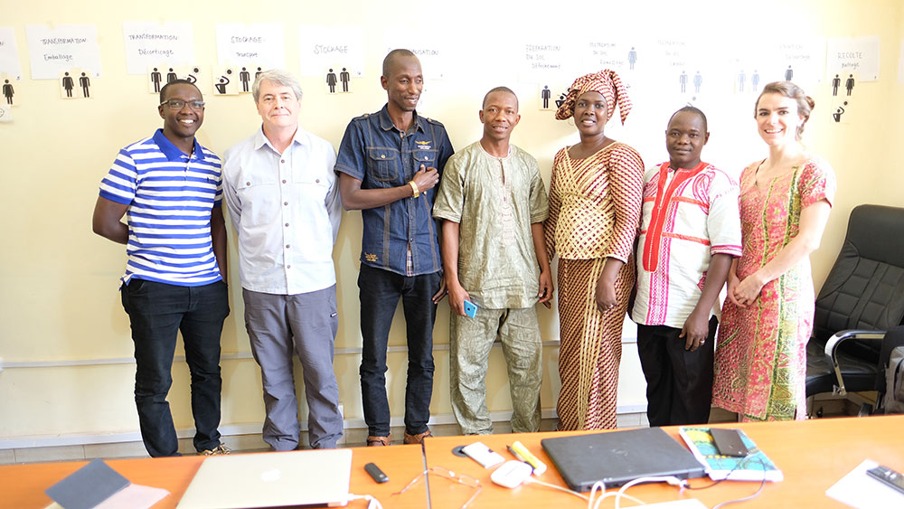 In April 2017, SPRING conducted a nutrition-sensitive agriculture training in Kindia, Guinea, with staff from Feed the Future’s SMARTE program. (Left to right): Elhadj Diallo, AVENIR Program Manager; Dr. John Russell, SPRING nutrition-sensitive agriculture consultant; Balde Mdou Saliou, Nutrition Specialist; Souare Mamdou Lamarana, Osez Innover Instructor; Ramatoulaye Sow Diallo, Gender Specialist; Jean Oumar Diallo, AVENIR Program Coordinator; and Sarah Hogan, SPRING Project Officer.