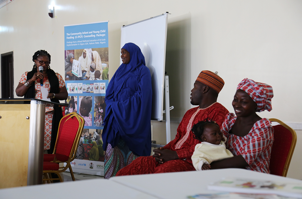 In Kaduna, Ms. Chinwe Ezeife, UNICEF/Nigeria Nutrition Specialist, introduced community leaders and members who were invited to share their experiences participating in various activities implemented as part of the C-IYCF Counselling Package. 