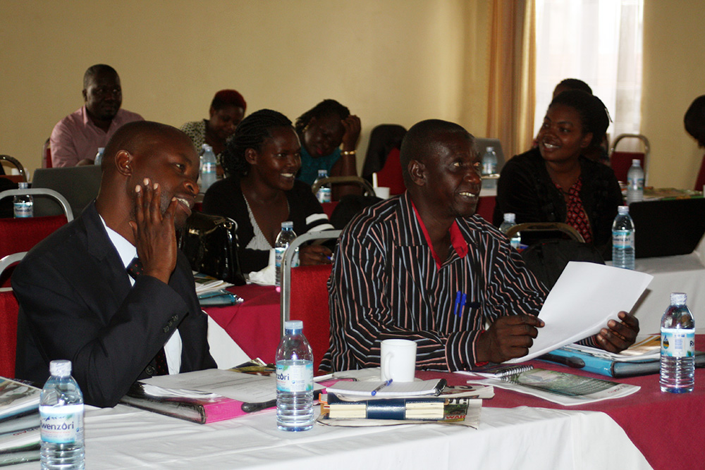 The audience discusses the MNP implementation guide.